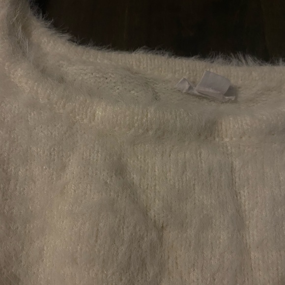 Garage Cozy White Fuzzy Top - Picture 2 of 4